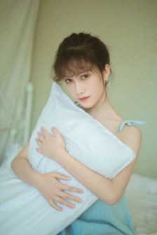 两个美女裸体舌吻互扒内裤